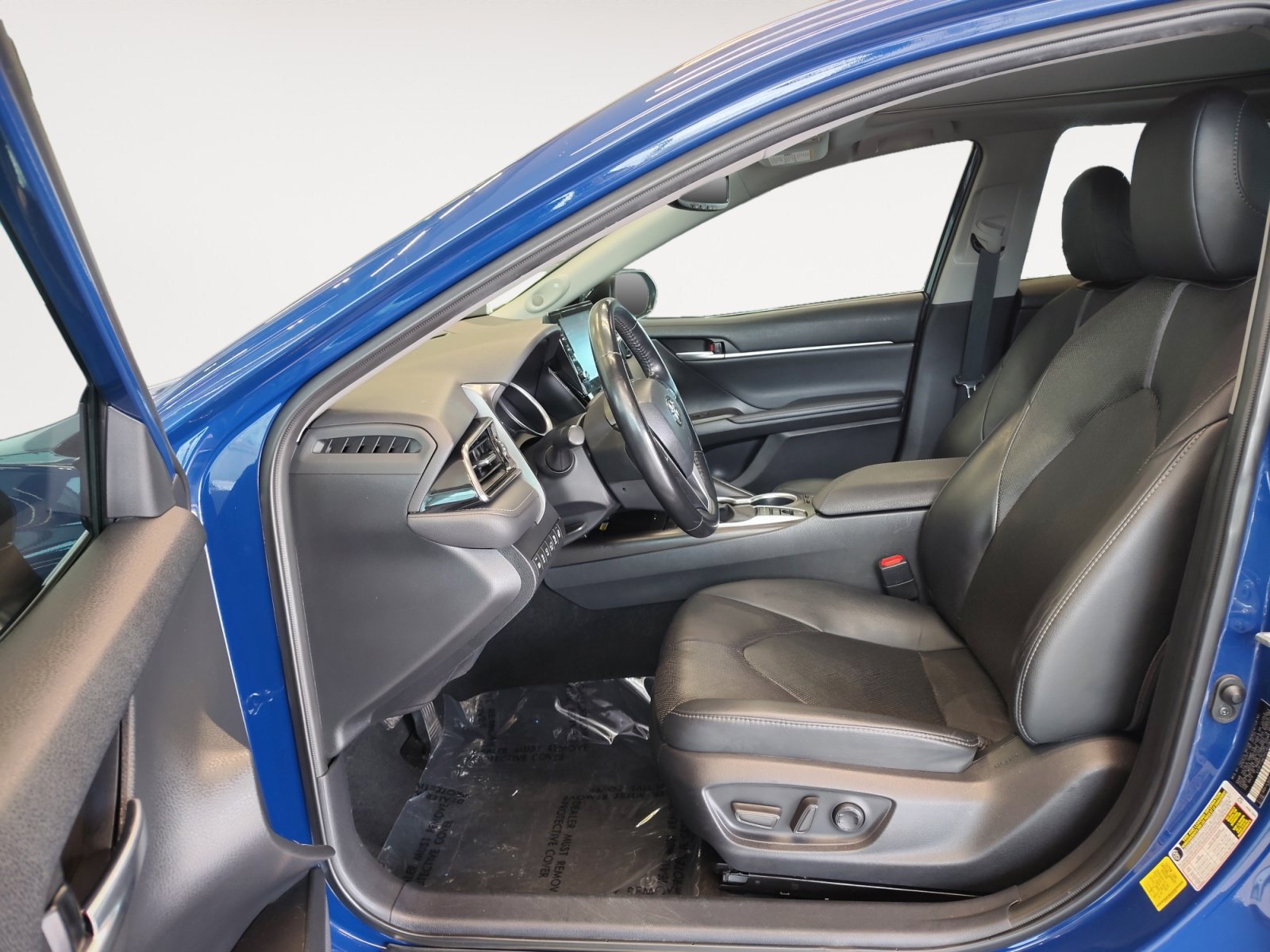 Used 2023 Toyota Camry XLE w/ Navigation Package FWD image 23