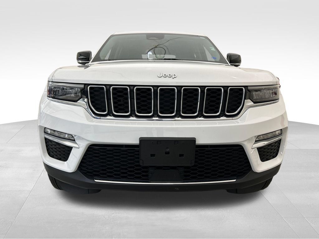 Used 2023 Jeep Grand Cherokee Limited AWD/4WD image 9