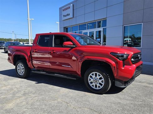 Used 2025 Toyota Tacoma SR5 image 13