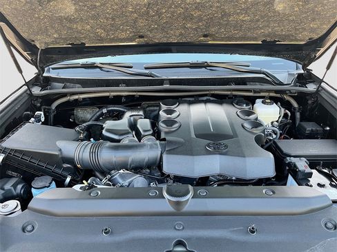 Used 2024 Toyota 4Runner SR5 Premium image 30