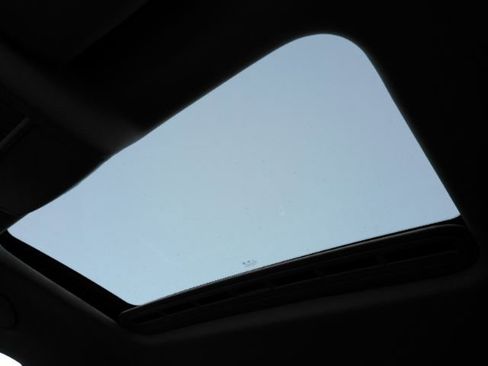 Used 2022 Volkswagen Passat 2.0T SE image 7