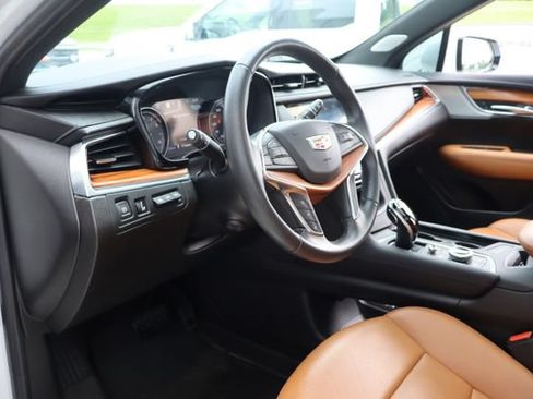 Used 2021 Cadillac XT5 Premium Luxury AWD/4WD image 17