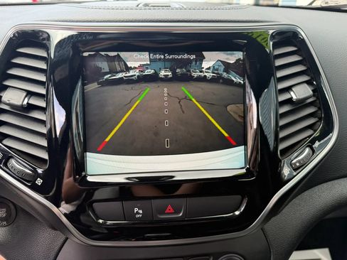 Used 2019 Jeep Cherokee High Altitude AWD/4WD image 30