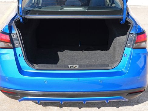 Used 2020 Nissan Versa S FWD image 10