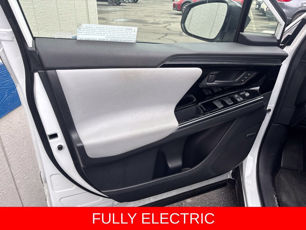 Used 2023 Subaru Solterra AWD image 9