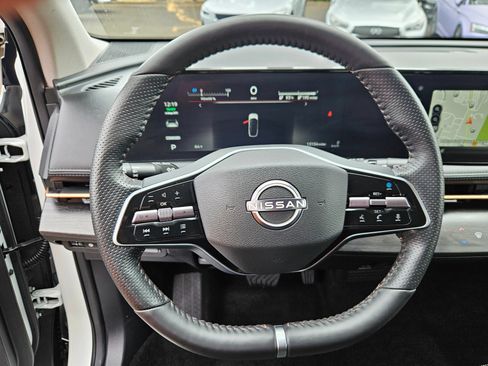 Used 2023 Nissan Ariya AWD image 14