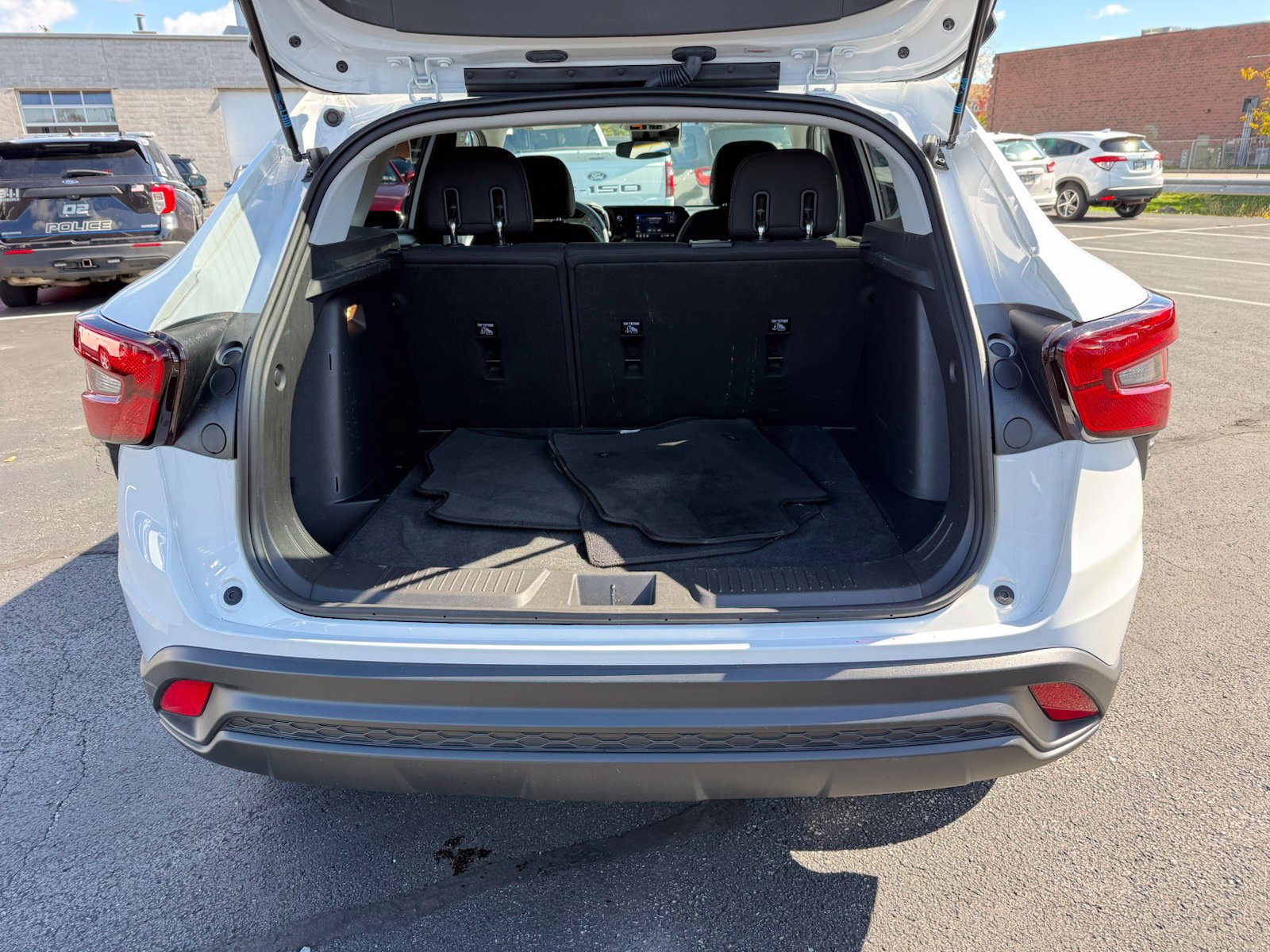 Used 2025 Chevrolet Trax LS w/ LS Convenience Package FWD image 37