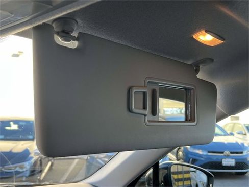 Used 2021 Volkswagen Tiguan S image 37