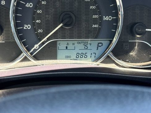Used 2015 Toyota Corolla LE FWD image 13