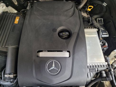 Used 2018 Mercedes-Benz GLC 300 4MATIC image 30
