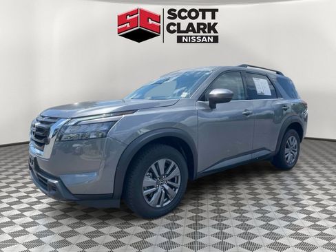 Used 2025 Nissan Pathfinder SV AWD/4WD image 3