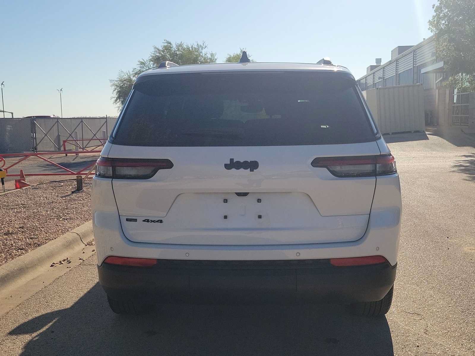 Used 2023 Jeep Grand Cherokee L Laredo AWD/4WD image 7