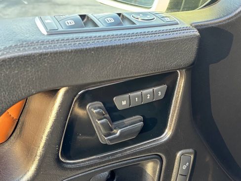 Used 2015 Mercedes-Benz G 63 AMG 4MATIC image 28