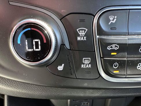 Used 2023 Chevrolet Traverse RS AWD/4WD image 23