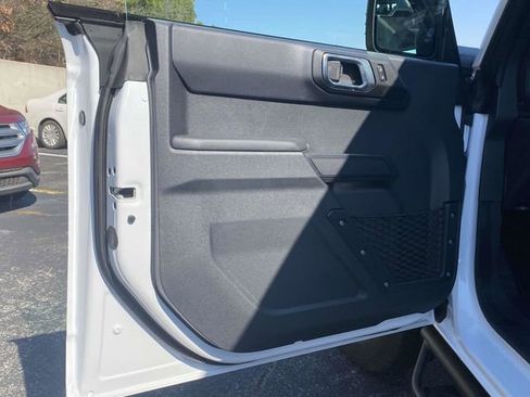 Certified 2025 Ford Bronco Base image 17