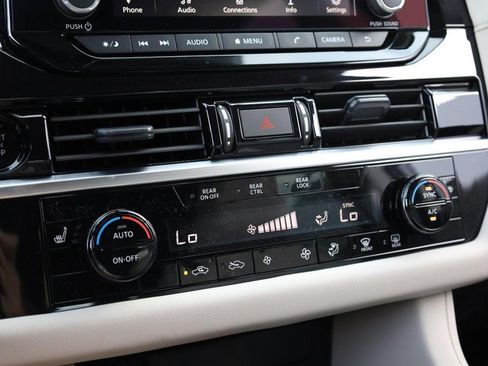 New 2025 Nissan Pathfinder SV image 15