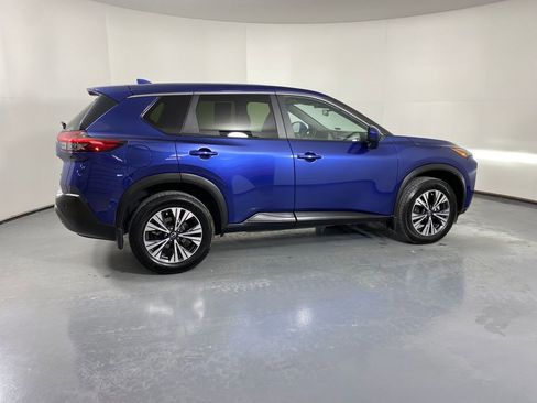 Used 2023 Nissan Rogue SV image 6