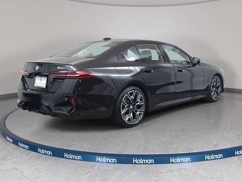Used 2026 BMW 530i xDrive w/ M Sport Package AWD/4WD image 6