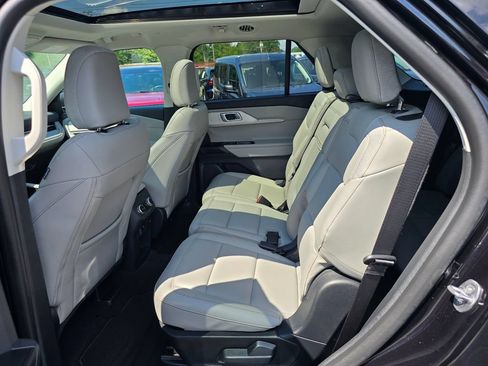 Used 2026 Ford Explorer Active w/ Active Comfort Package AWD/4WD image 10