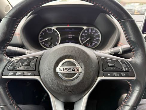 Used 2023 Nissan Sentra SR FWD image 11