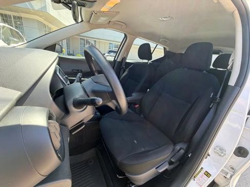 Used 2025 Nissan Kicks Play S FWD image 10