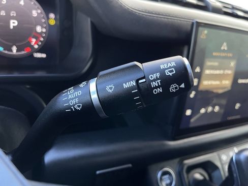 Used 2023 Land Rover Defender 130 X image 35