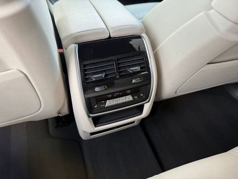 Certified 2022 BMW X5 xDrive40i w/ M Sport Package image 25