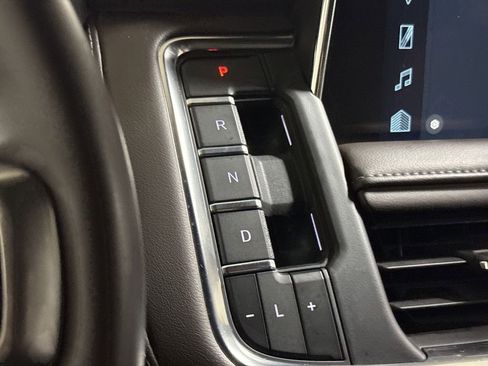 Used 2024 Chevrolet Suburban LT AWD/4WD image 18