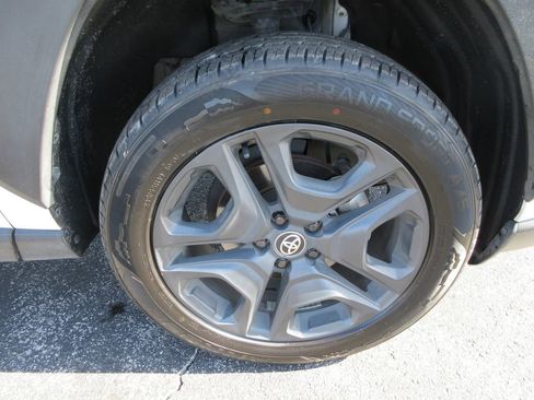 Used 2024 Toyota RAV4 Adventure image 9