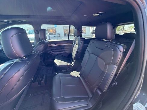 New 2025 Jeep Grand Cherokee L Limited w/ Trailer Tow Package image 21