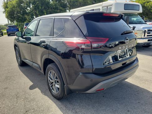 Used 2023 Nissan Rogue S FWD image 7