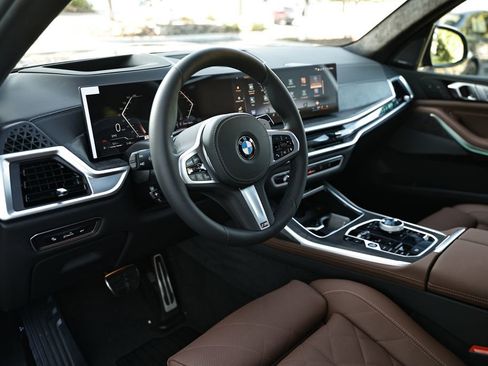 New 2027 BMW X7 xDrive40i w/ Executive Package AWD/4WD image 18