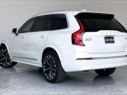 New 2026 Volvo XC90 T8 Ultra w/ Protection Package Premier image 6