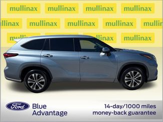 Used 2021 Toyota Highlander XLE FWD video 2