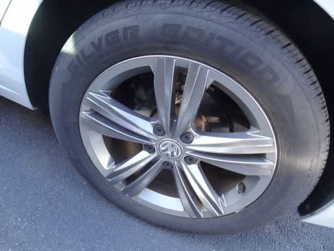 Used 2019 Volkswagen Jetta R-Line FWD image 11