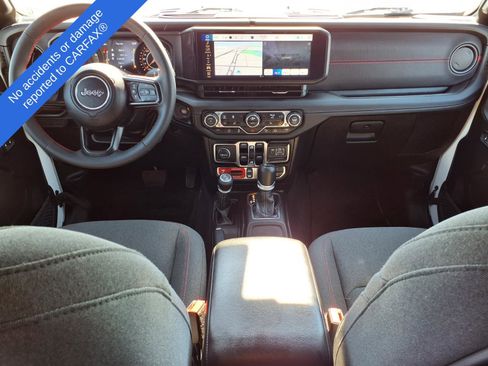 Used 2024 Jeep Gladiator Rubicon w/ Technology Group AWD/4WD image 14