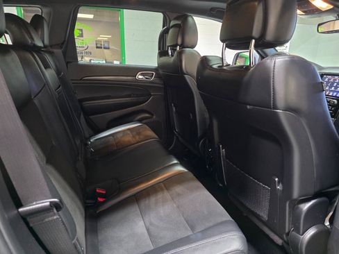 Used 2019 Jeep Grand Cherokee Altitude AWD/4WD image 23