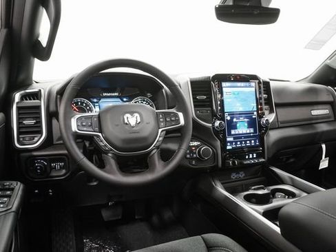 New 2026 RAM 1500 4x4 Crew Cab image 8