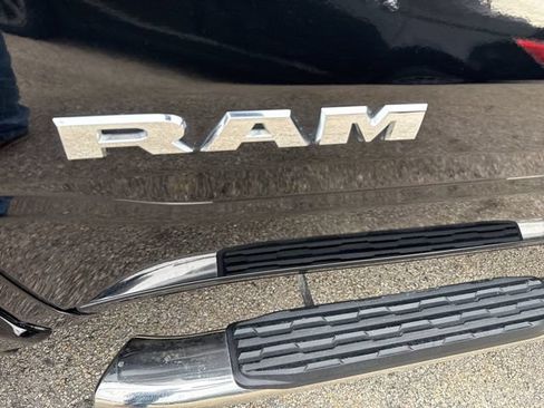 Used 2019 RAM 1500 Laramie AWD/4WD image 16