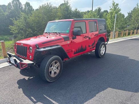 Used 2015 Jeep Wrangler Unlimited Sport w/ Quick Order Package 24S AWD/4WD image 2