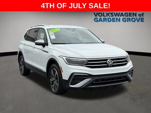 Used 2024 Volkswagen Tiguan Wolfsburg Edition AWD/4WD image 2