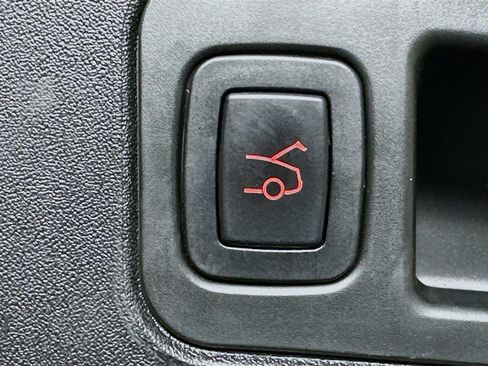 Used 2018 Tesla Model S 75D image 28