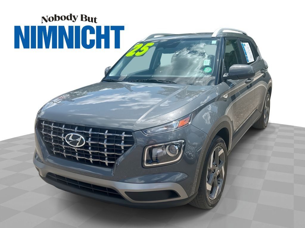 Used 2025 Hyundai Venue SEL FWD image 1