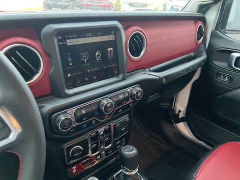 Used 2023 Jeep Wrangler Unlimited Rubicon 4xe image 35