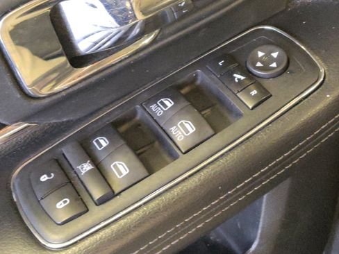 Used 2014 RAM 1500 Laramie w/ Convenience Group RWD image 27