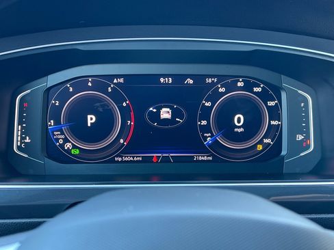 Used 2023 Volkswagen Tiguan SEL R-Line image 25