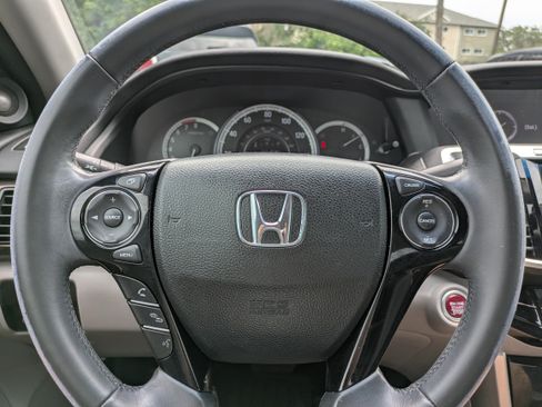 Used 2017 Honda Accord EX-L image 24