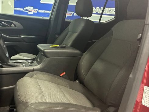 Used 2023 Chevrolet Traverse LT AWD/4WD image 15
