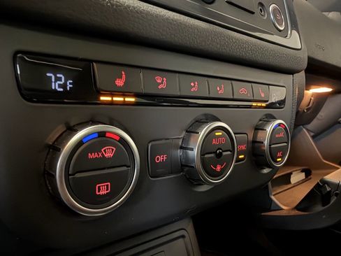 Used 2014 Volkswagen Tiguan S image 40