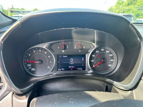 Used 2023 Chevrolet Equinox RS w/ LPO, Floor Liner Package FWD image 15